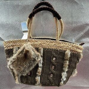 NWT. Anna Cecere Tapy Chery Large Shoulder Hand Bag.